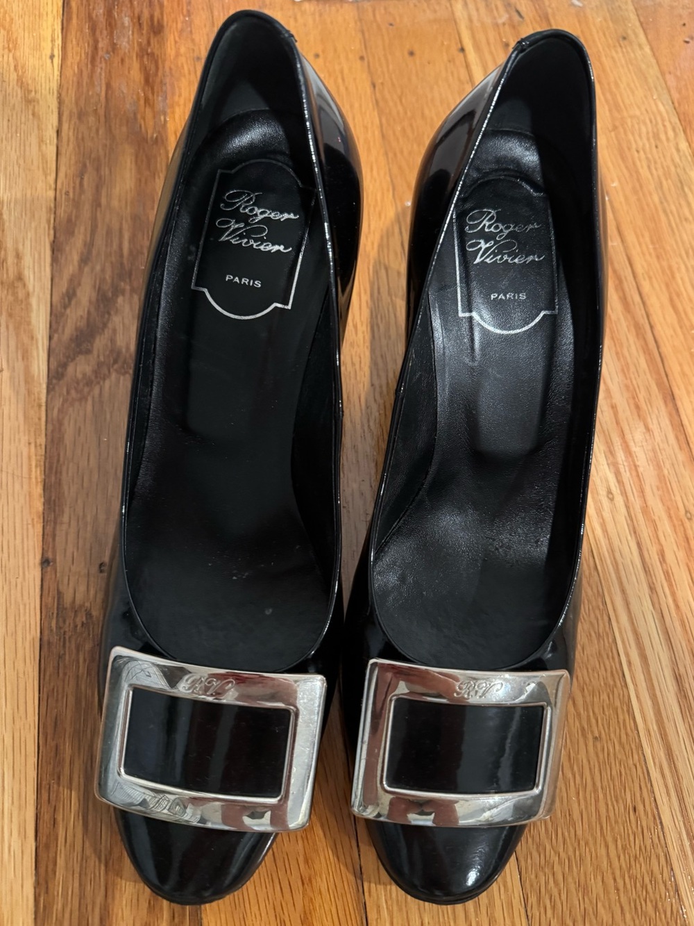 Stunning Roger Vivier Black Patent Leather Pumps with Silver Buckle